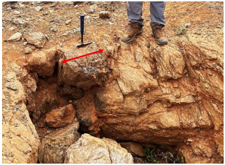 Figure 4: Historic working at Bristowe’s Prospect showing quartz-davidite-ilmenite mineralisation. (source: HRE) | Samso News