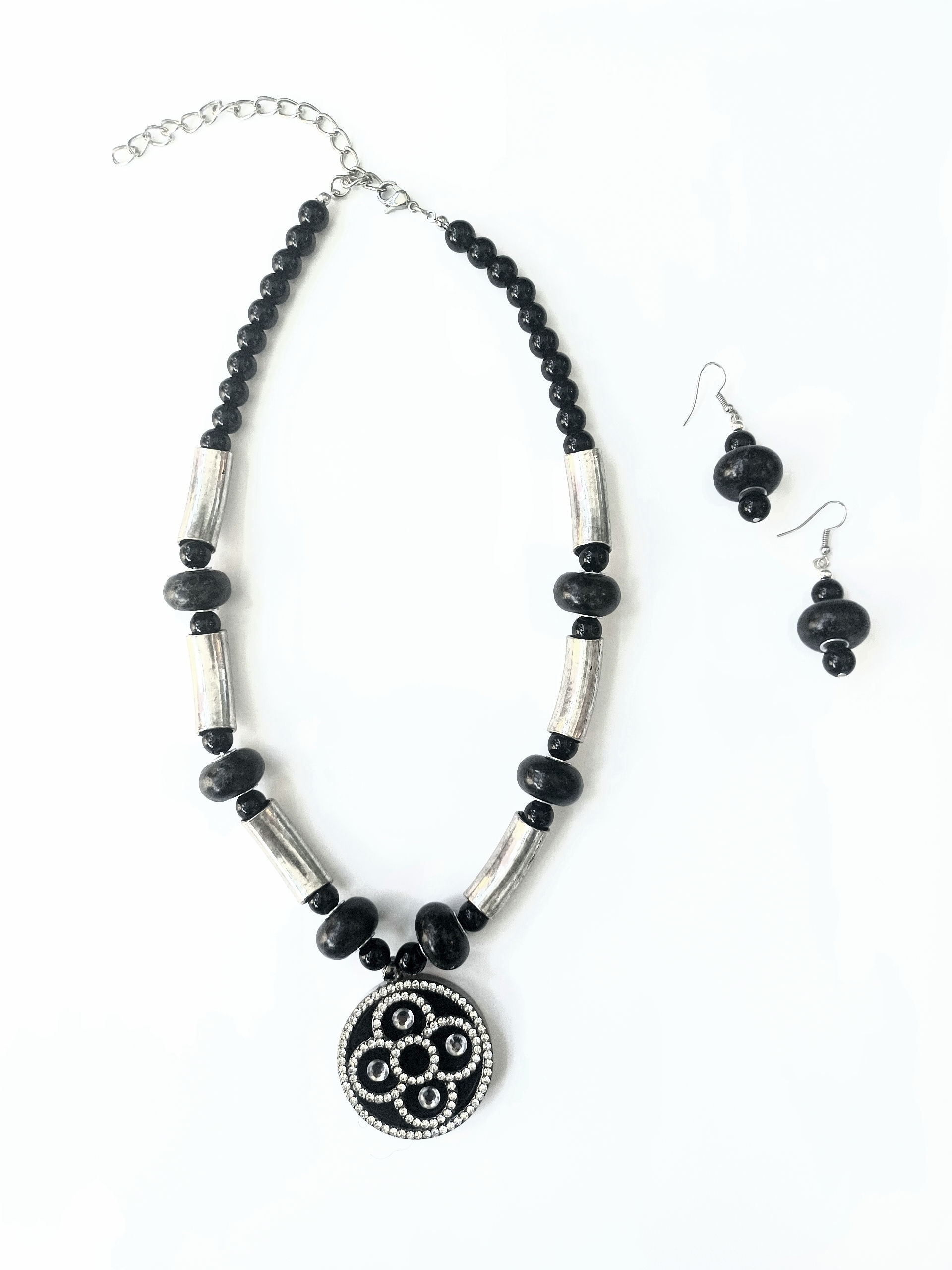 Black and Silver Necklace Set 