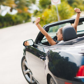 Comprar carro, cuando uno decide perder dinero por ganar comodidad.