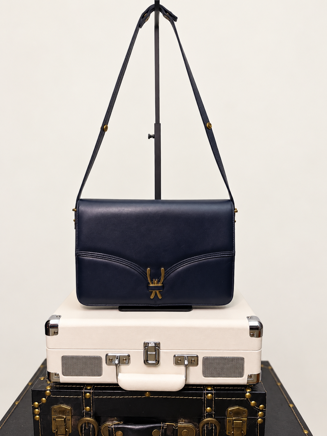 Eberle Vintage Navy Genuine Leather Shoulder Bag