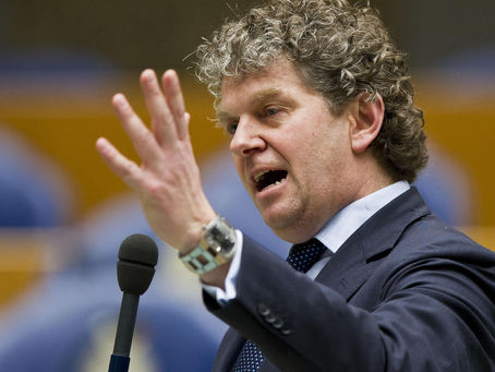Koalishon ulandes a pèrdè mayoria den Tweede Kamer.