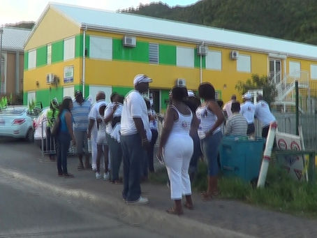 E mayoria ku derechi di voto na Sint Maarten ta hende muhé.