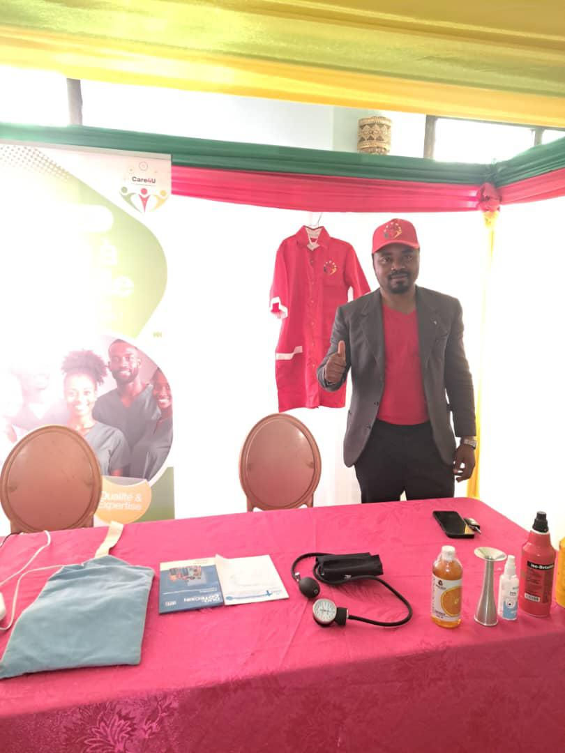 Care4U à la foire de Bafoussam
