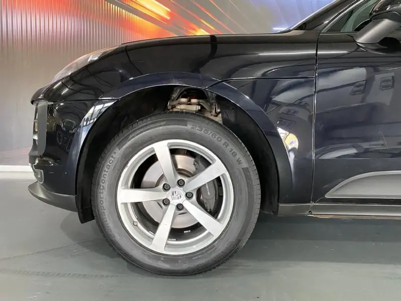 Thumbnail: 2019 Porsche Macan