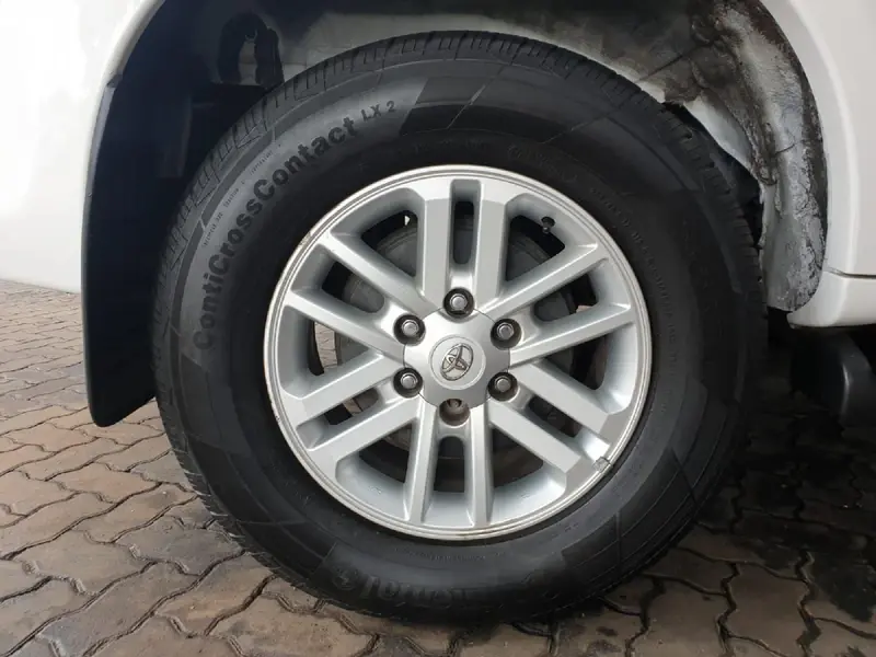 Thumbnail: 2015 Toyota Fortuner 2.5 D-4D Raised Body Auto