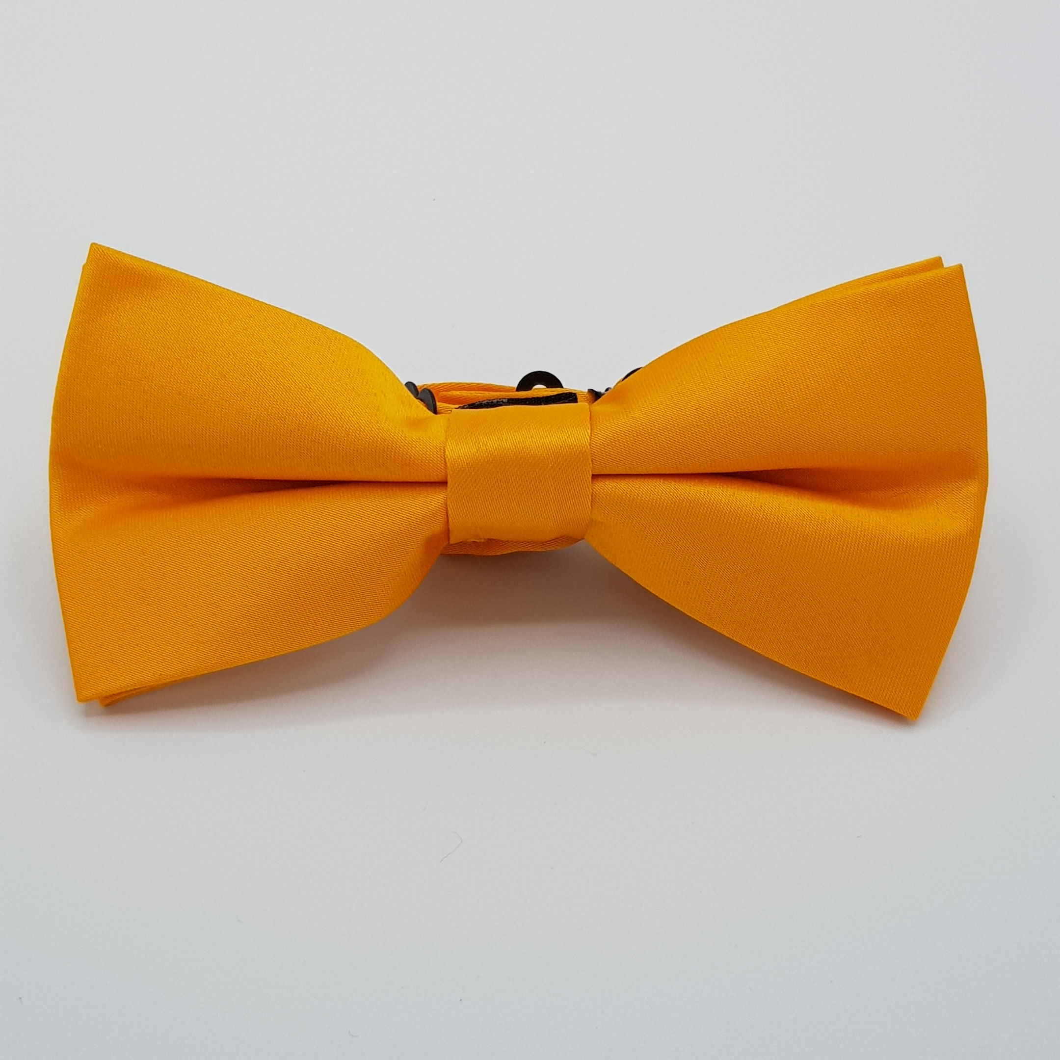 Bowtie in silk plain 