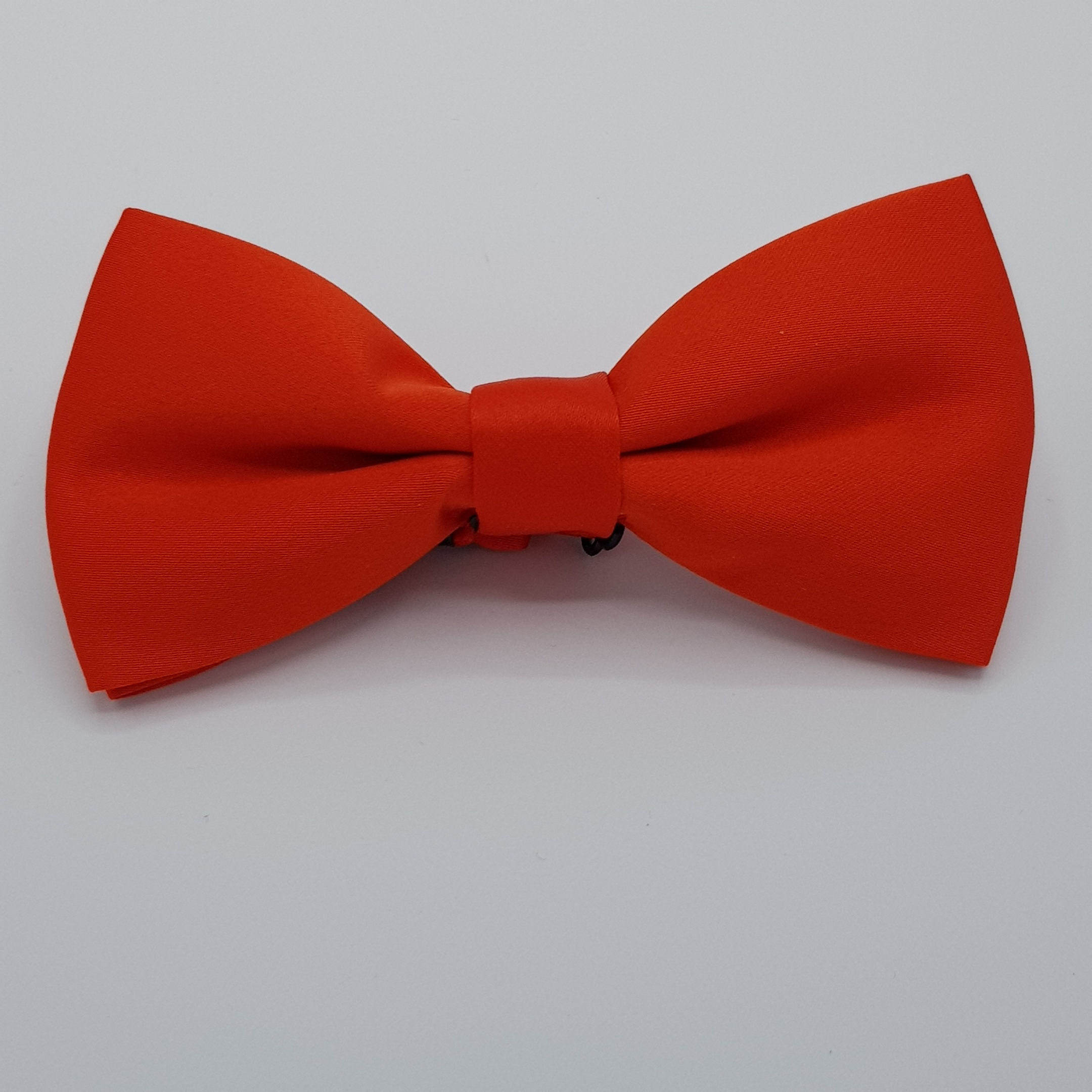 Bowtie in silk plain 