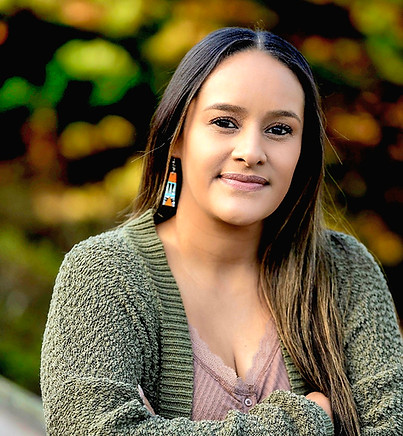 Liz Hernandez Headshot.jpg