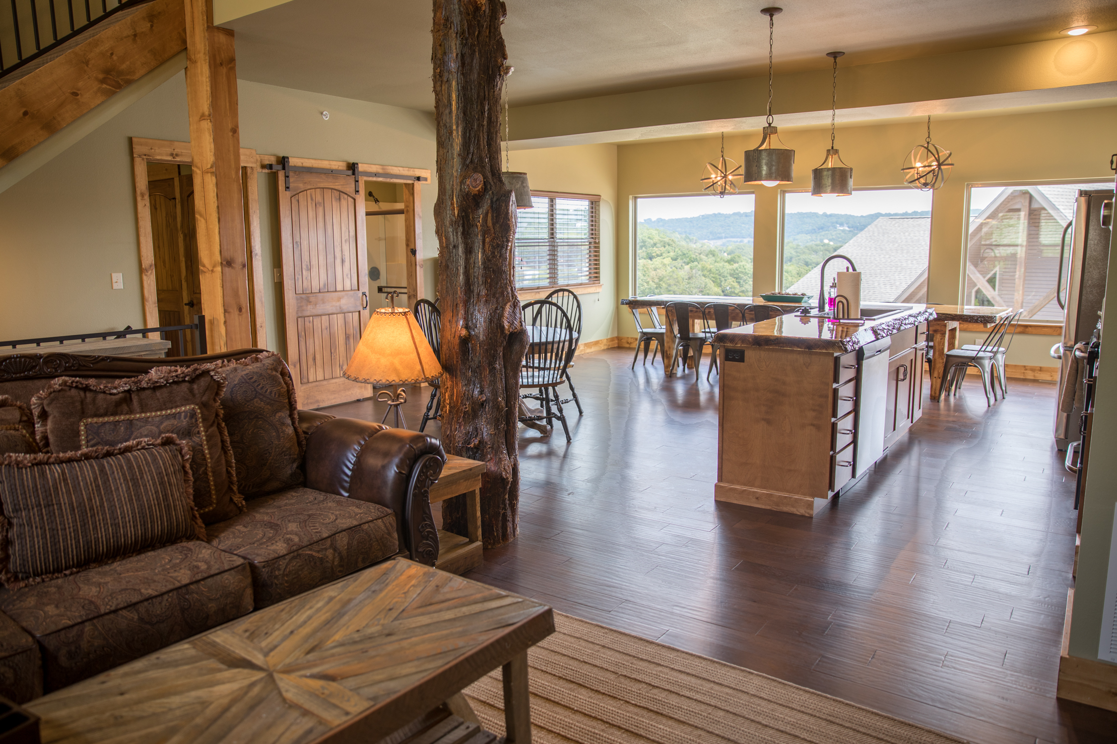 Beth's Breakways Branson Vacation Rental Homes Whiskey River Lodge