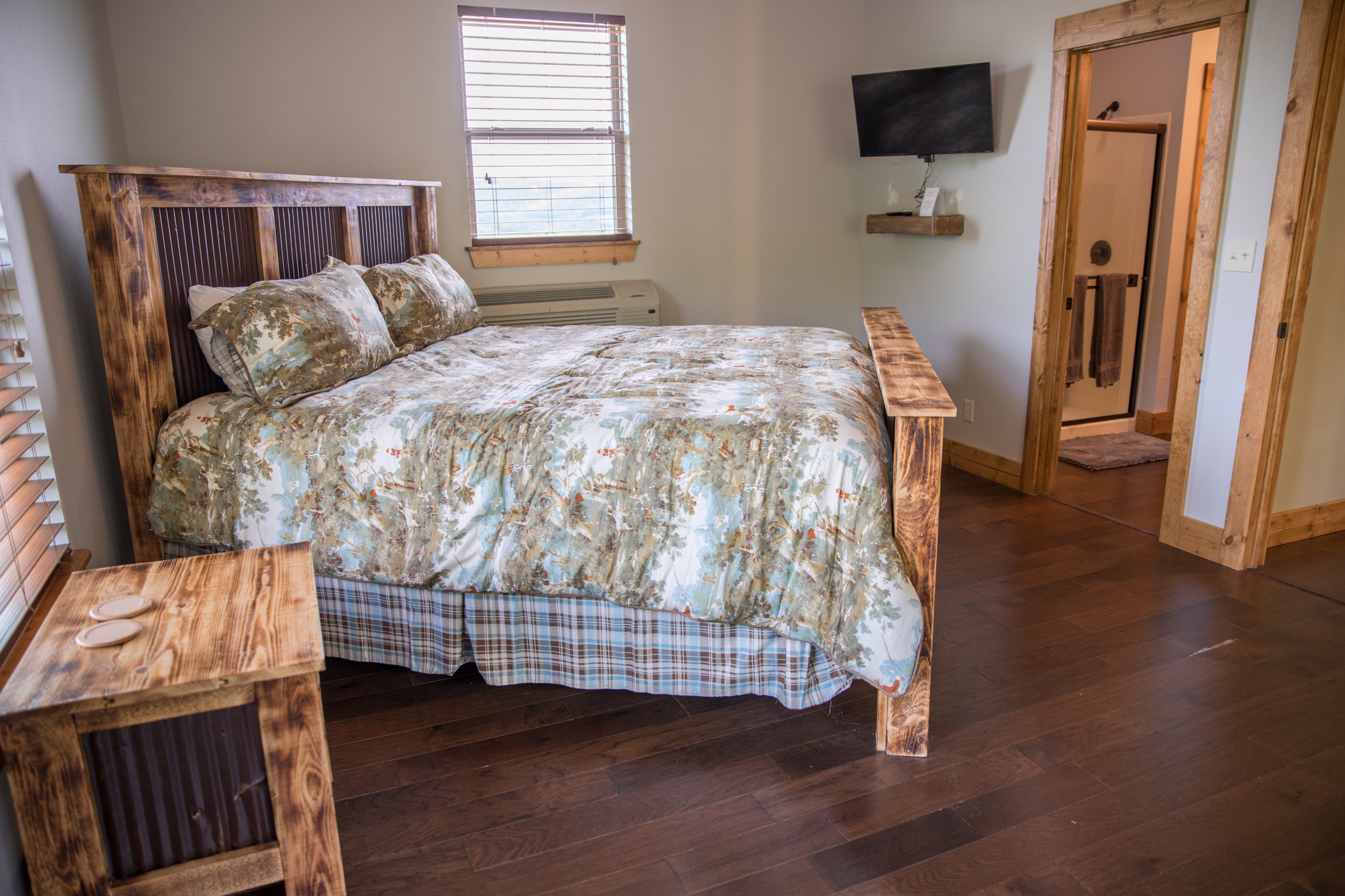 Beth's Breakways Branson Vacation Rental Homes Whiskey River Lodge