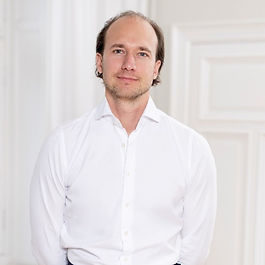 Gustav Moss, a Partner at Cevian Capital, has over a decade of experience as an activist shareholder.

Gustav began his career in investment banking and management consulting. In 2014, he joined Cevian Capital, where he has been instrumental in driving a number of investments as a generalist with a strong expertise in financial services. Examples of current investments Gustav leads include Nordea and UBS.

 Gustav has been a member of the board of directors of Tieto since 2023.

 Gustav holds an MSc from the Stockholm School of Economics.