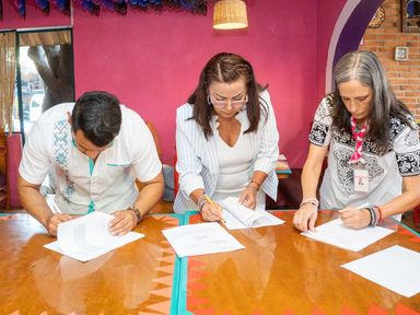 FIRMA XOCHITEPEC CONVENIO CON LA FUNDACIÓN CANCER DE MAMA MORELOS