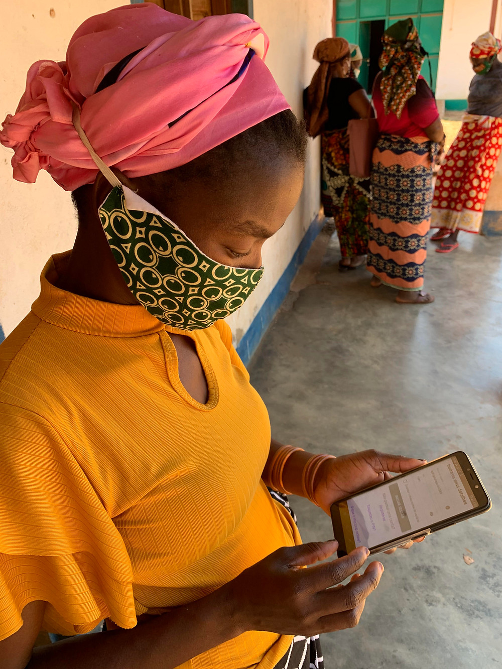 Mozambique cashew farmer using hiveonline app