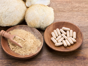 Lion's mane mushroom supplements - fresh fruiting bodies, powder, and capsules for cognitive health support