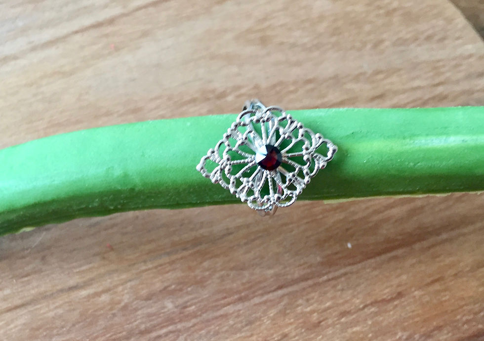 Bague Léontine bordeau