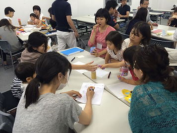 親子でワークショップを学ぶ