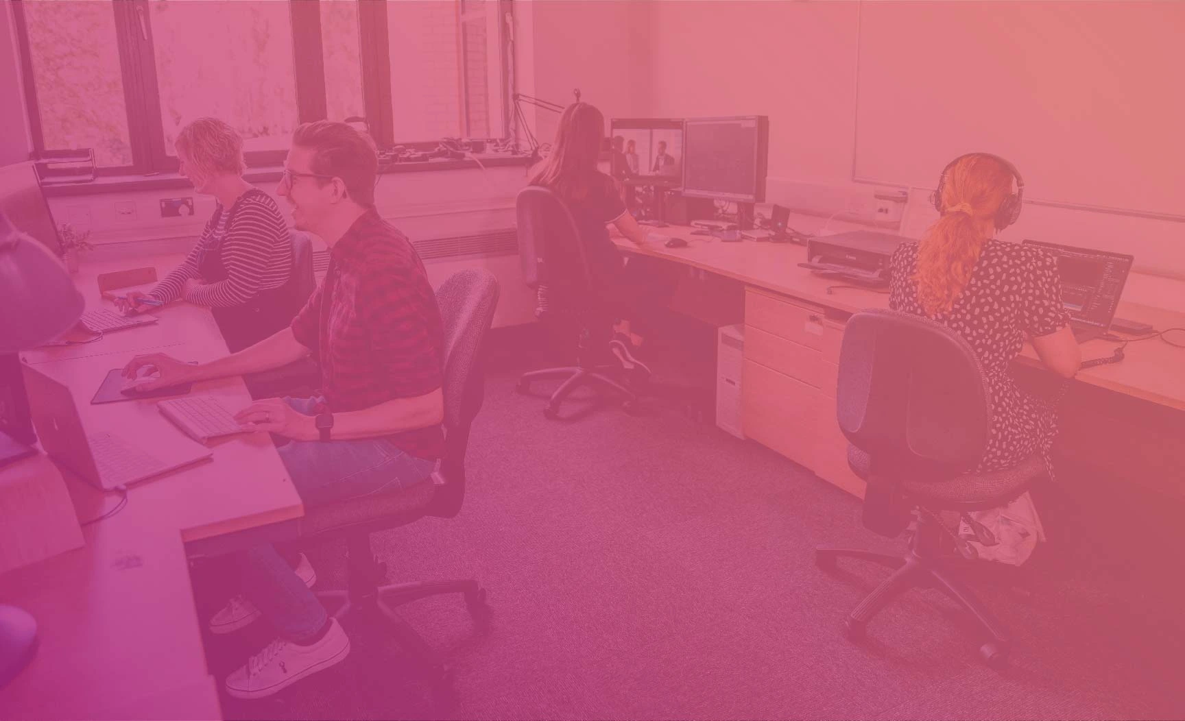 Happy Office-01-01-01-01.webp