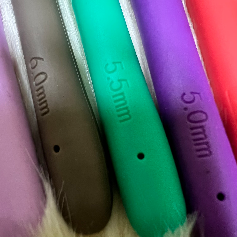 Thumbnail: Set of 12 needles مجموعة من ١٢ ابرة كروشية ربل