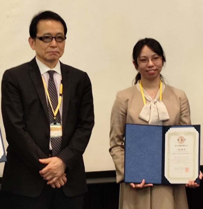 第32回最優秀演題Award授賞式 メチル化遺伝子によるAtezolizumab+Bevacizumab療法の治療モニタリング 江種真穂先生 おめでとうございます!