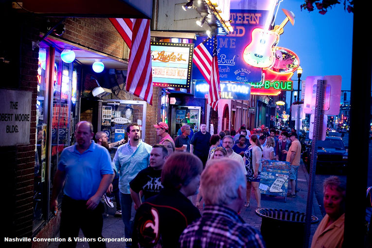 Have a Booth-Stompin' Good Time in Nashville