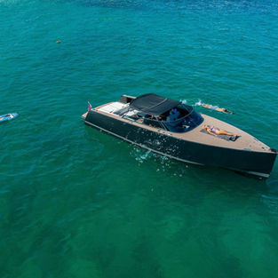 hours)Snorkeling gear
Fishing gear
water toys
food and beverages                 up to 8 people ( max 12)
additional hour: 450 us
additional guest: 120 us