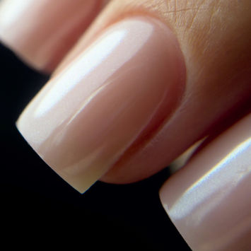 Onglerie à Port-à-Binson – manucure russe contour net et finition brillante