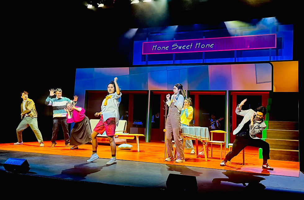 劇中有三位女主角。彭思硯飾演乖乖女 Clara 、林芷欣飾演美少女Joyce。圖為飾演性格直率硬朗的 May 的佘樂妍謝幕。