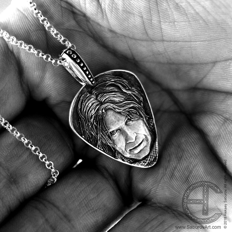 David Bowie portrait pendant