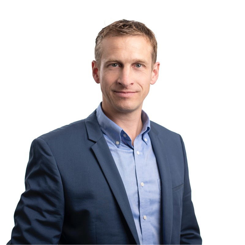 LinkedIn Profilbild Luc Wanner farbig.jpg