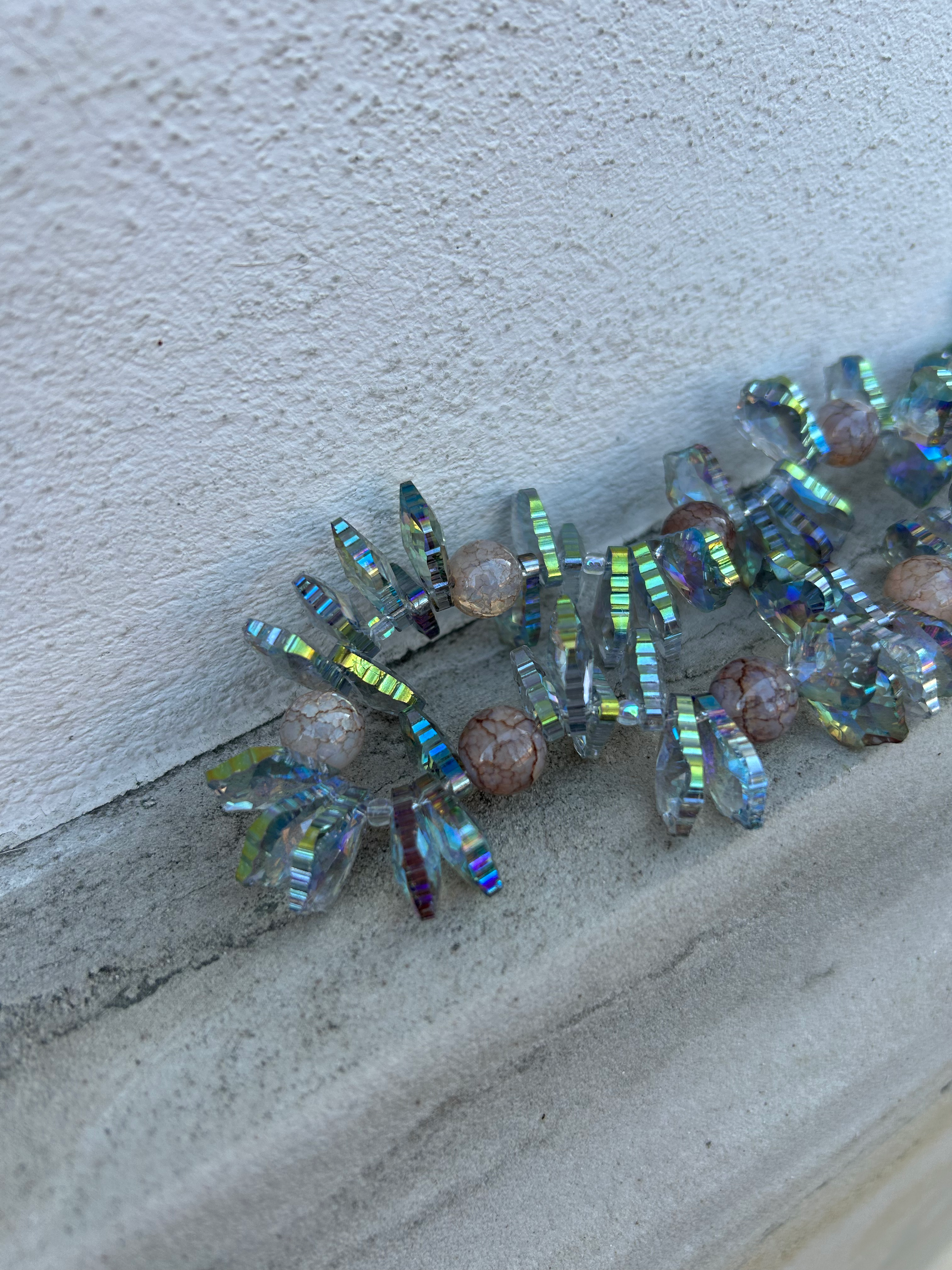 Szklane kryształki barok i kulki z kruszonego szkła