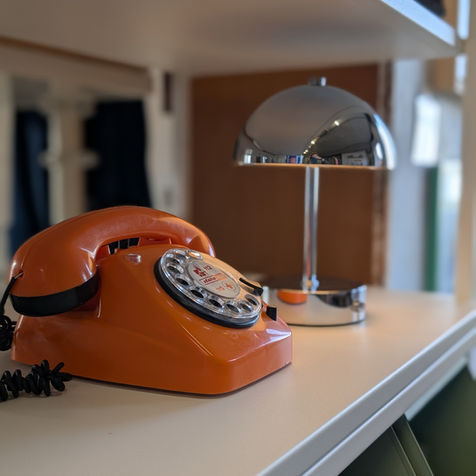 Künstlerin Marburg, Schwanhof Marburg, Fotoshooting Marburg, originale Kunst aus Marburg, Kunst kaufen Marburg, Kunstausstellung Marburg, Atelier Schwanhof Marburg, Atelier 5 Schwanhof Marburg, Miriam Noah Künstlerin