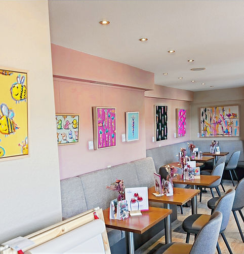 Konditorei Klingelhöfer Marburg, Kunst in Marburg, Ausstellung in der Konditorei Klingelhöfer, Künstlerin Marburg, Miriam Noah Künstlerin, Kunst im Café