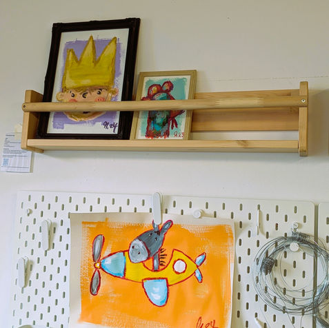 bunte Kunstwerke, Atelier in MArburg, Kunstatelier im Schwanhof, Designerteile,