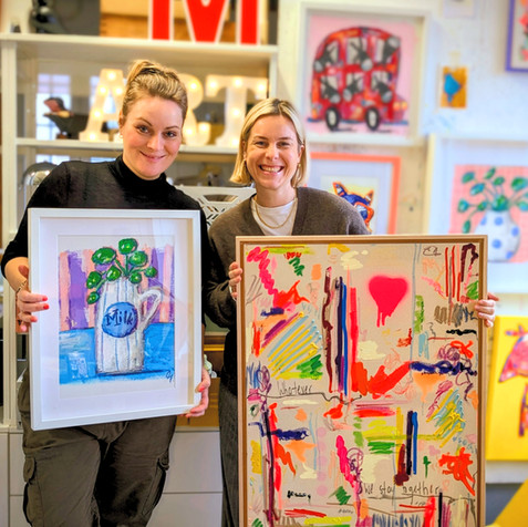 Künstlerin Marburg, Schwanhof Marburg, Fotoshooting Marburg, originale Kunst aus Marburg, Kunst kaufen Marburg, Kunstausstellung Marburg, Miriam Noah Künstlerin Marburg