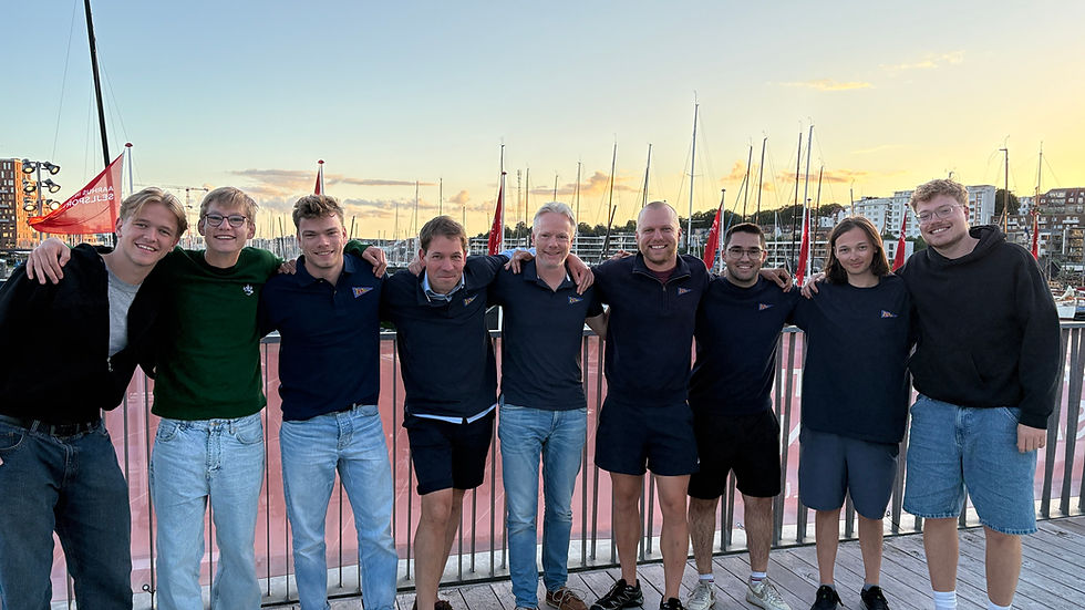 Die Crew: Claude, Max W., Till, Armin, Andreas, Johannes, Felix, Max F., Jaromir