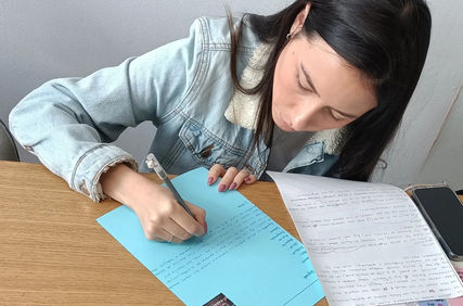 Alumna en clase