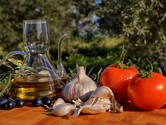 Crônica é meio que assim...como pisar no tomate.