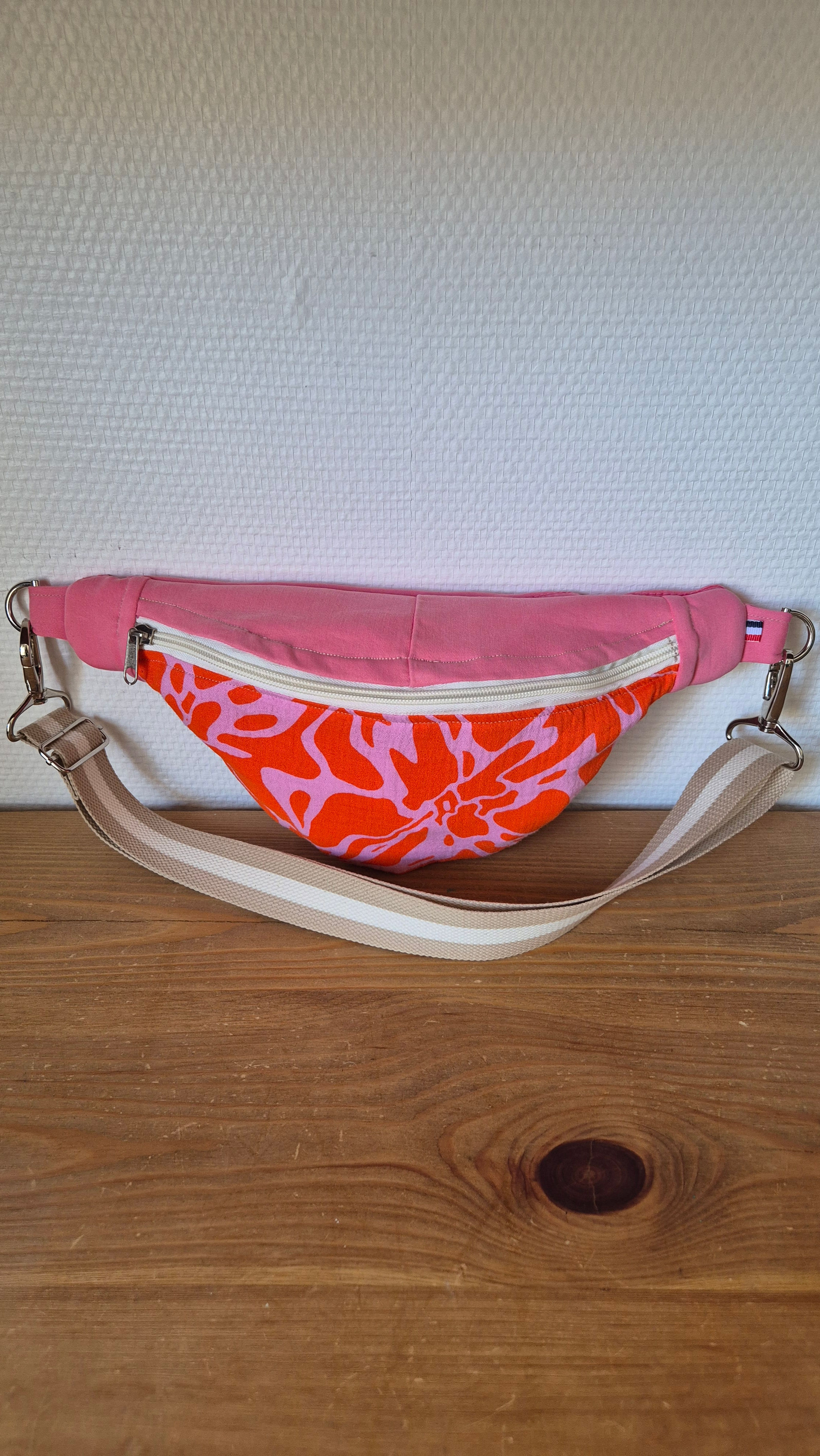Copie de Banane trio jean rose, tissu fleuri et velours rose fuchsia