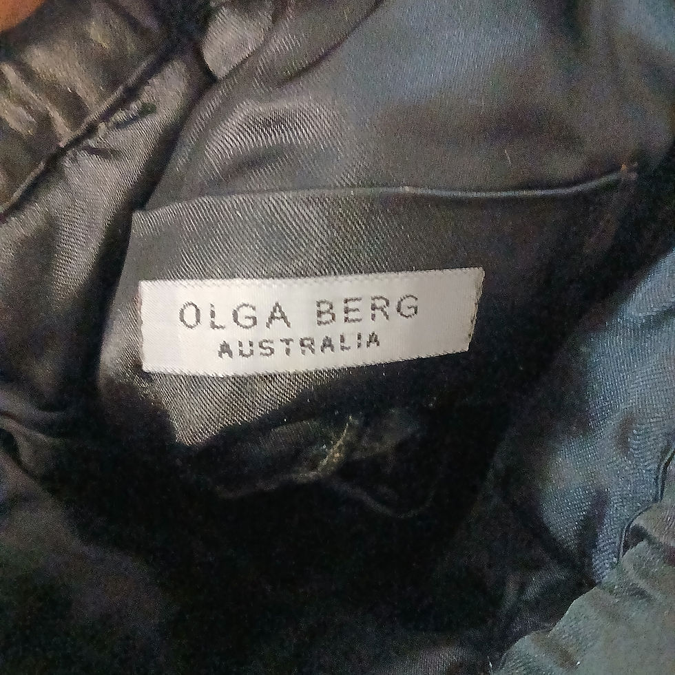 Thumbnail: Vintage pouch shoulder bag