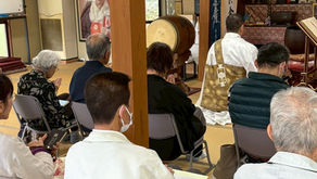 花まつりを執り行ないました。