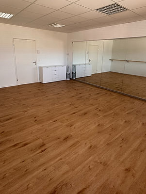 Foto Raum 2_edited.jpg