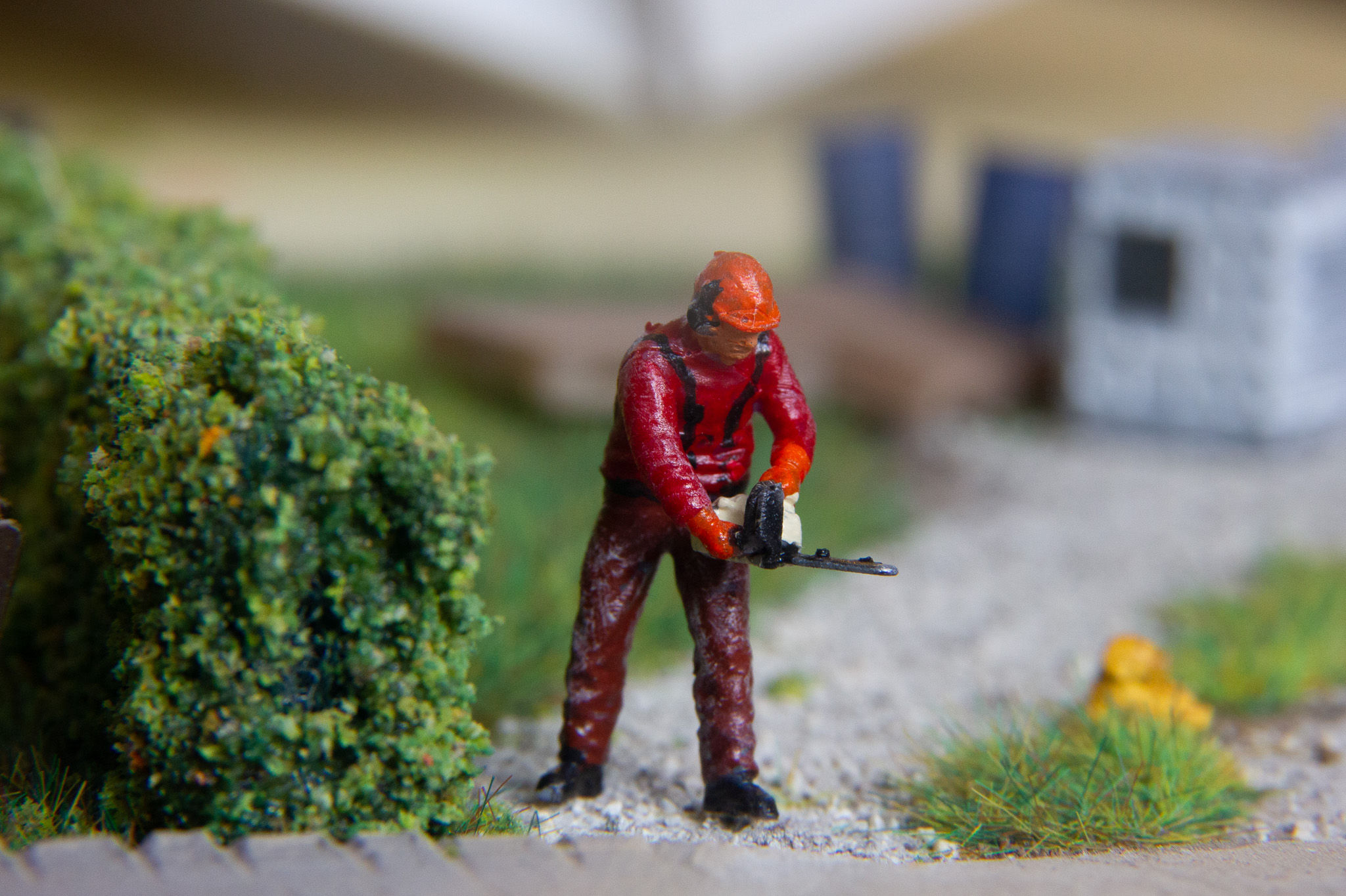 HO Scale/OO Gauge Man With Chainsaw