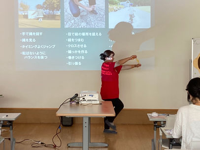 笑って、共感!保護者会へお届けしてきました!