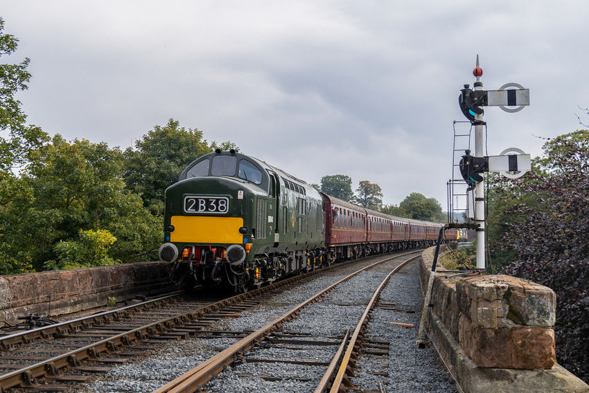 D6948 approaches Sandbourne viaduct. JASON HOOD