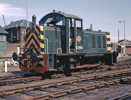 D2996 at Southampton Docks in 1964. Fred Patrick.jpeg