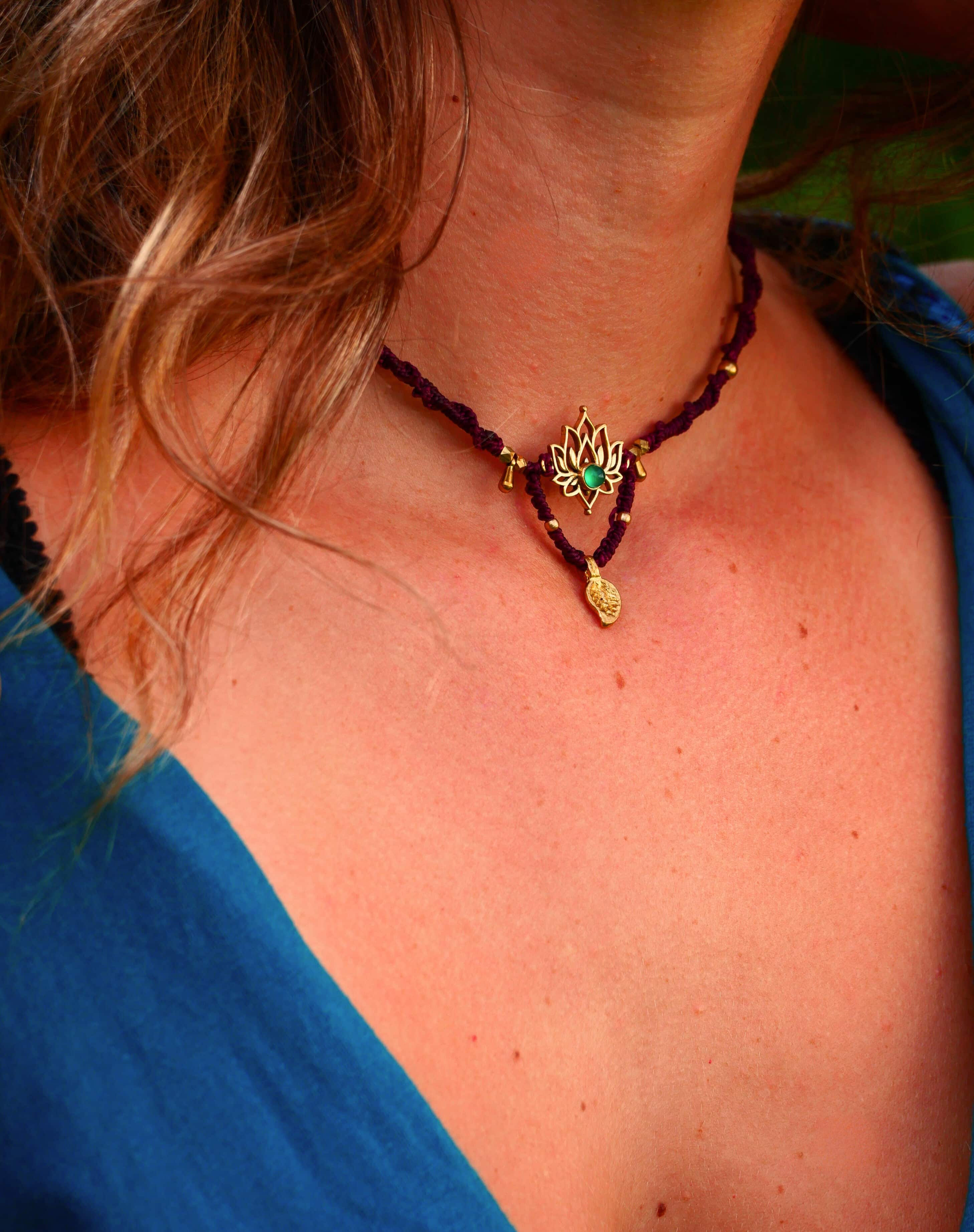 đȘ·Colliers en macramĂ© LOTUS - rĂ©glables en longueur đȘ·