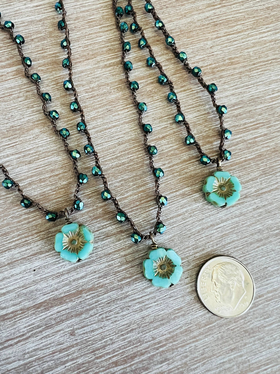 Thumbnail: Turquoise Glass Flower Necklace With Knotted Czech Crystal