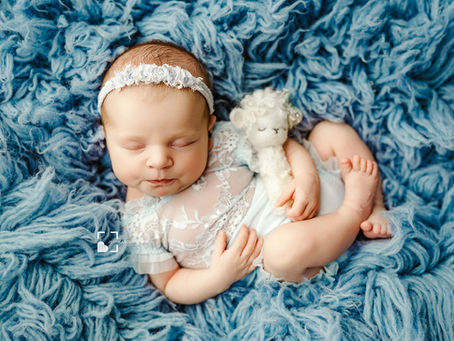Séances photo nouveau-né : Capturer les premiers instants précieux de votre bébé