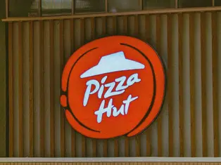 The logo of the Pizza Hut chain