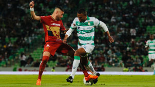 EN JUEGO DE LOCURA SANTOS SE IMPONE A PUMAS